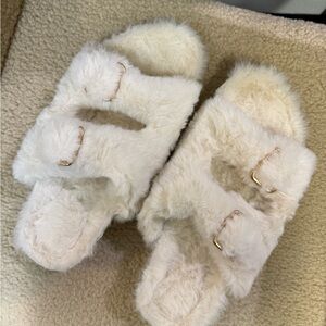 Plush White Women's Slippers